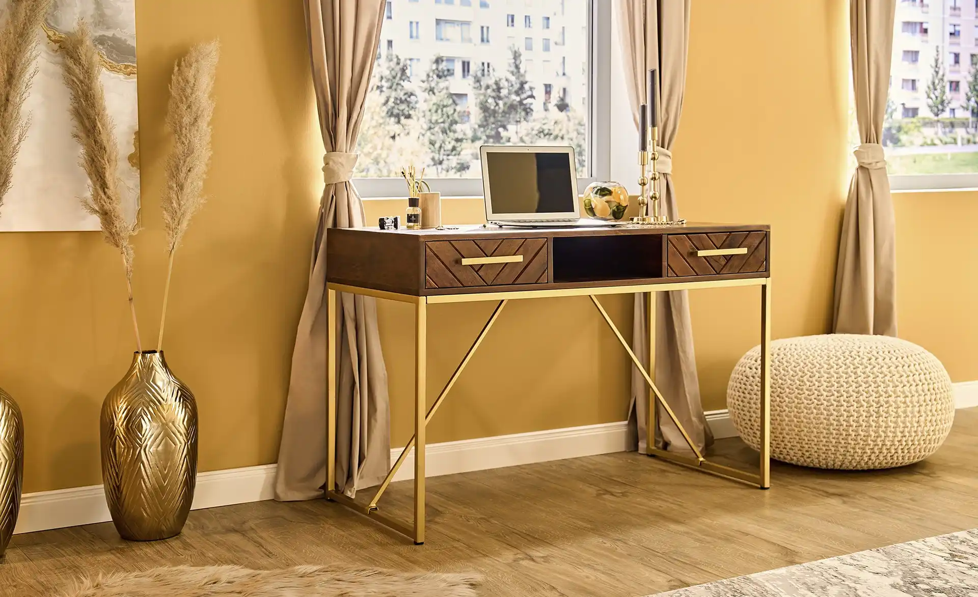 Niva Desk — alternate view