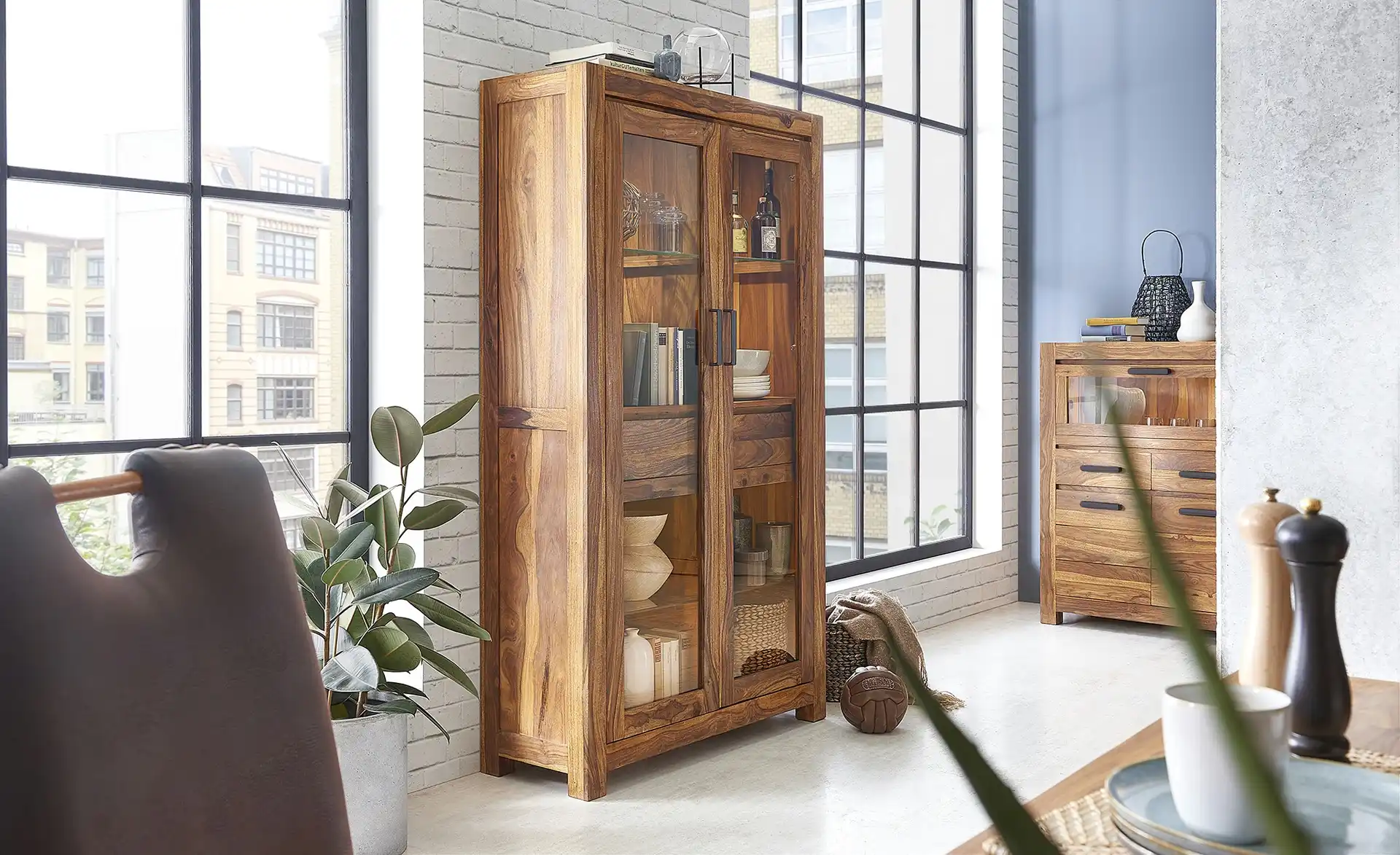 Vaache Sheesham Wood Glass Display Cabinet (190 cm, 2 Door)