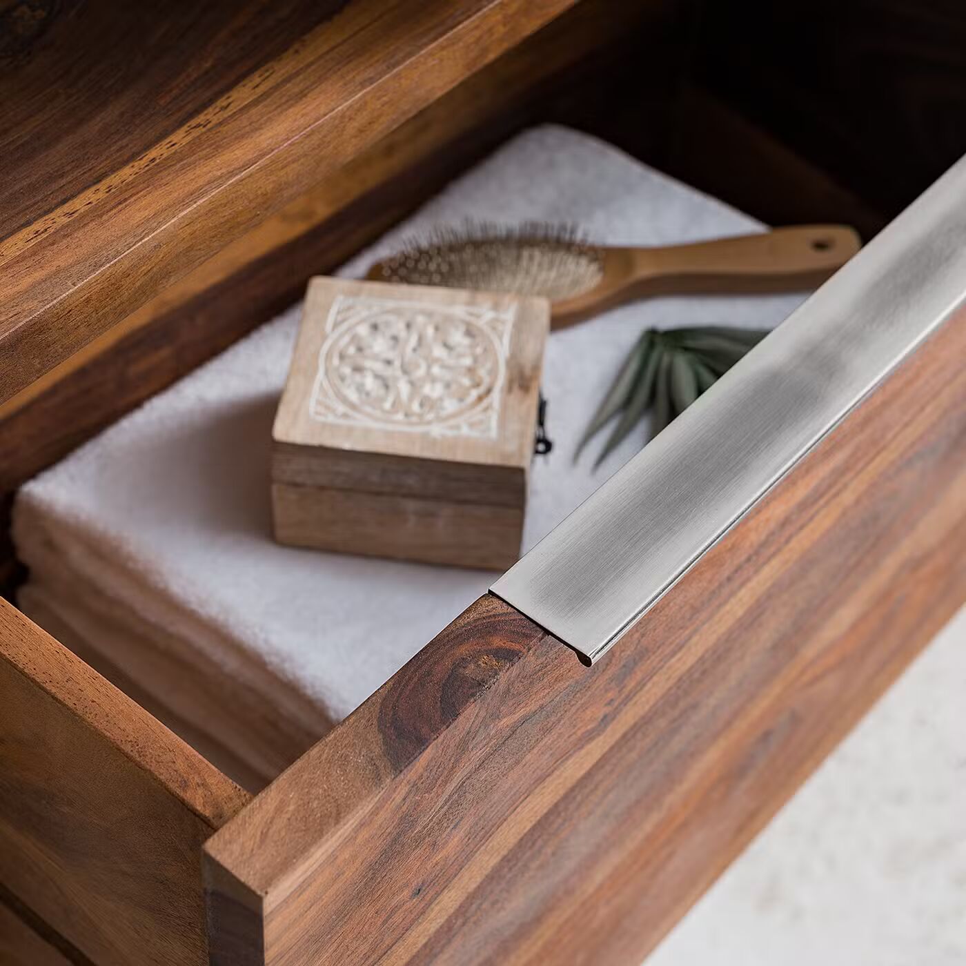Niti Washbasin with 2 Drawers